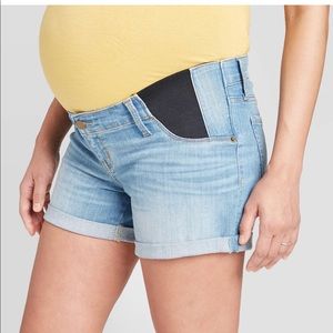 Side panel maternity shorts